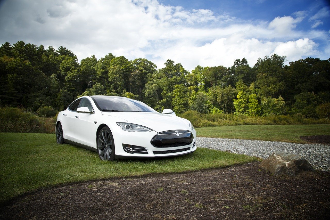 Tesla consegna per la prima volta più di 200.000 veicoli in un trimestre