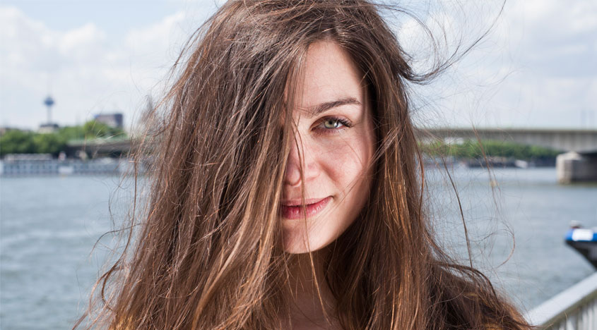 Capelli elettrizzati dopo l'asciugatura, i rimedi della nonna che funzionano sempre