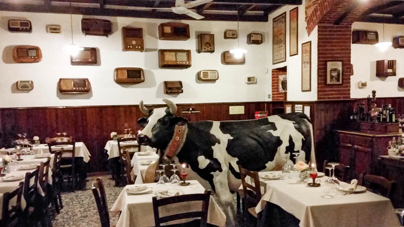 Asso Di Fiori Osteria Dei Formaggi: prezzi, menu, migliori ristoranti sui Navigli a Milano, come prenotare