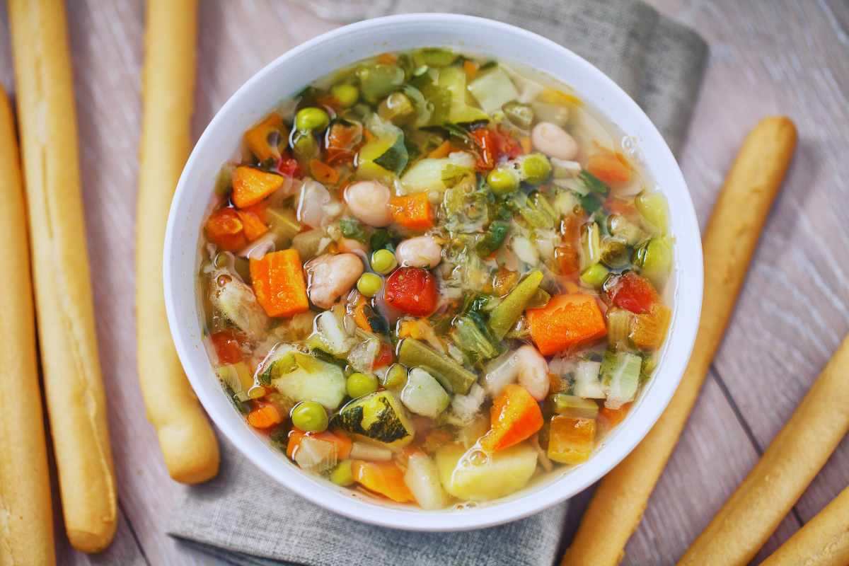 Un piatto di minestrone